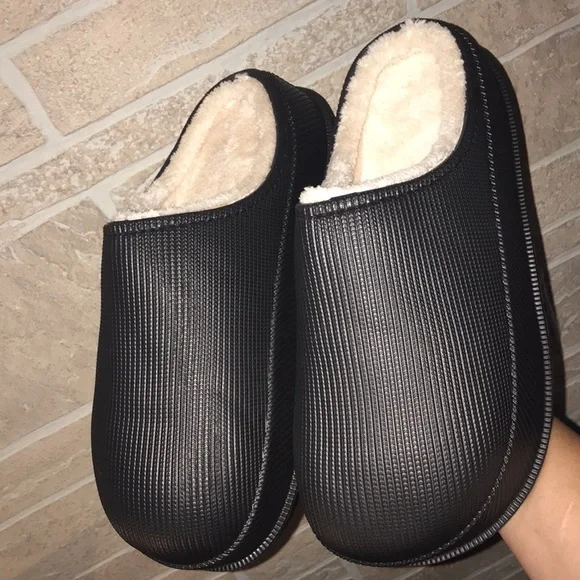 Cloud Slides Black Slip on Slippers - Picture 2 of 5